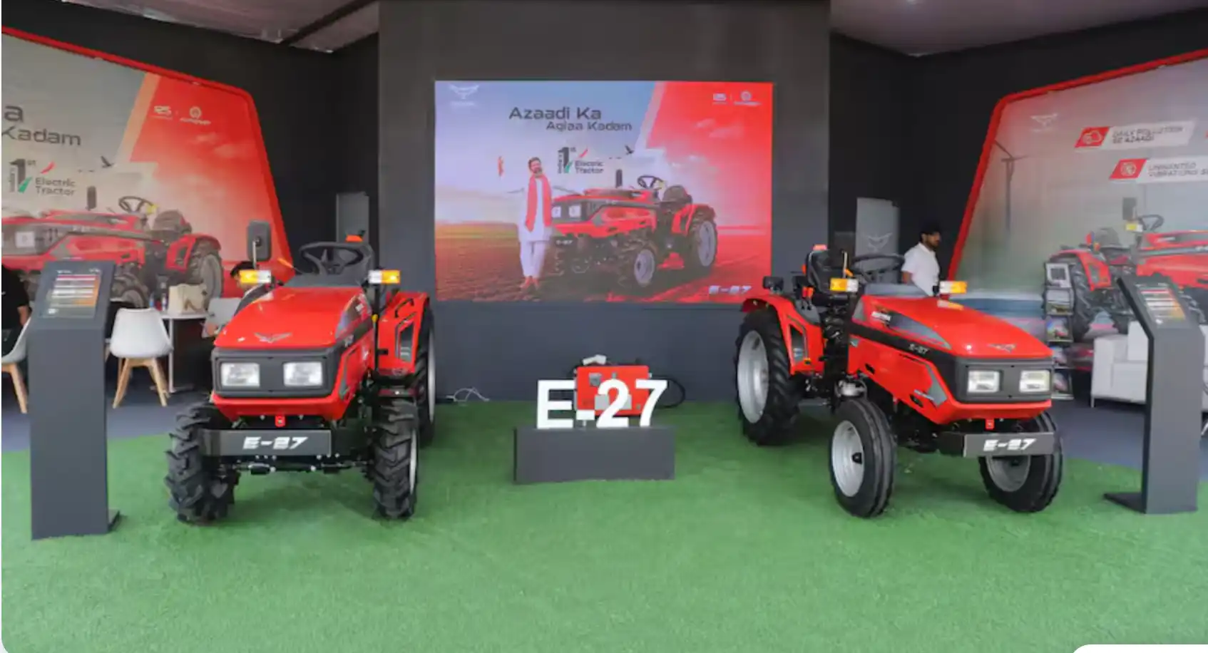 ZeeBiz Hindi article on Montra Electric E-27 e-tractor at EIMA Agrimach India 2025